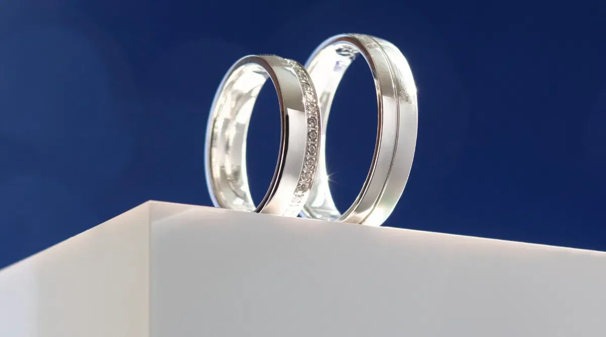 Conectados para siempre. Con los anillos de boda de Jacques Lemans.